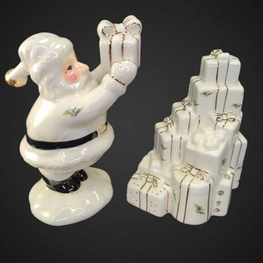 Santa Claus Salt and Pepper Shakers Holly Holidays Christmas‎ Tree Presents